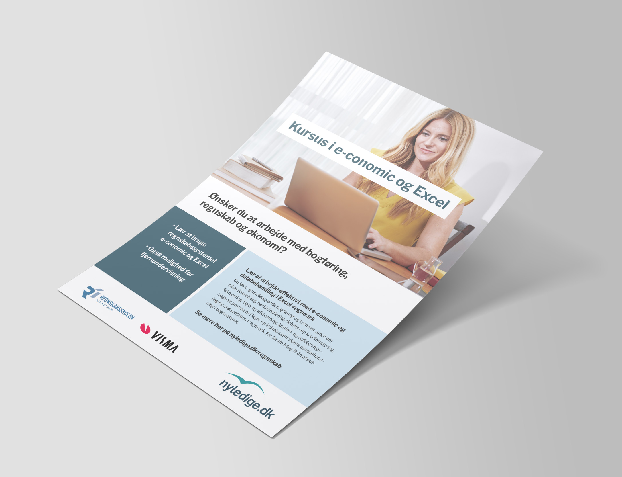 Mock Up Skabelon A4 Flyer Regnskab Bogfoering 02 26